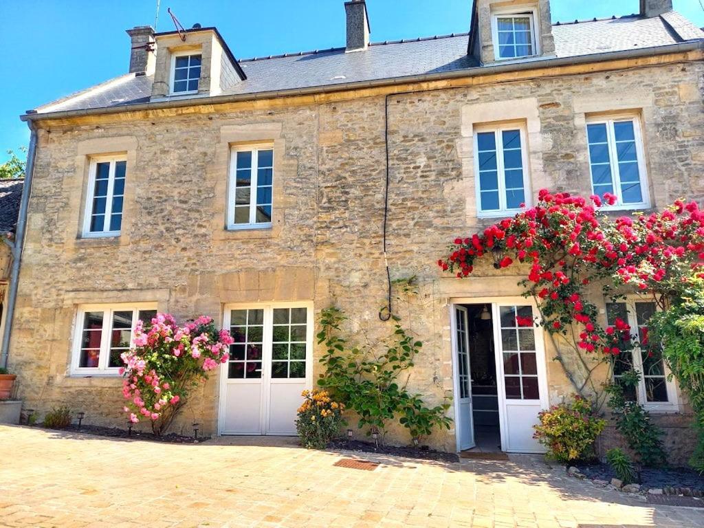 Chambres D'Hotes De Charme Entre Bayeux Et Les Plages Du Debarquement Sommervieu Exterior foto